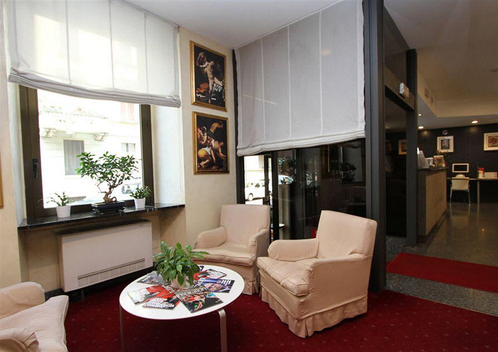 Club Hotel Milan Bagian luar foto