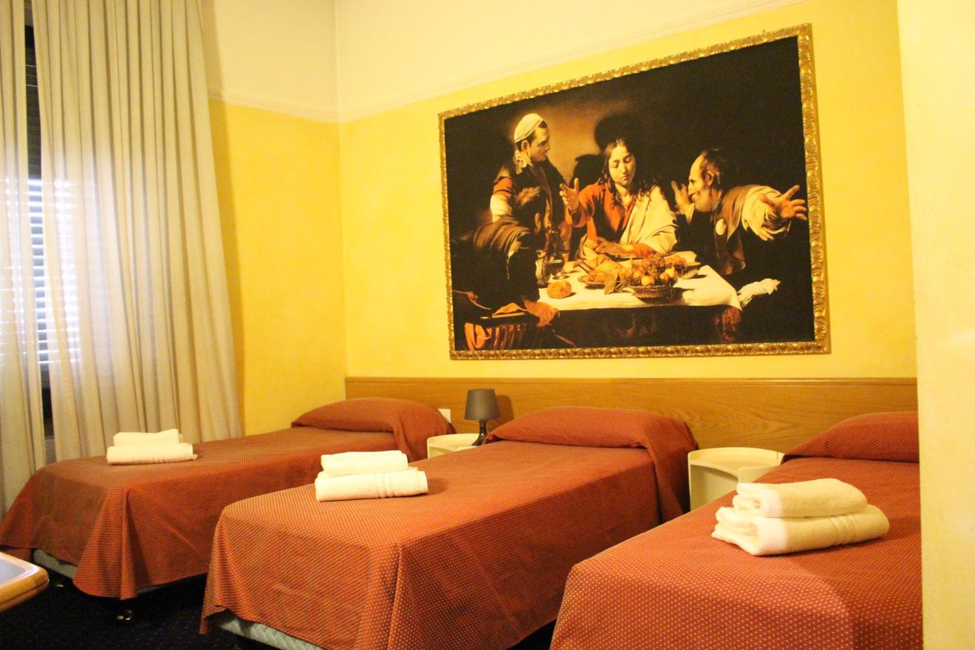 Club Hotel Milan Bagian luar foto