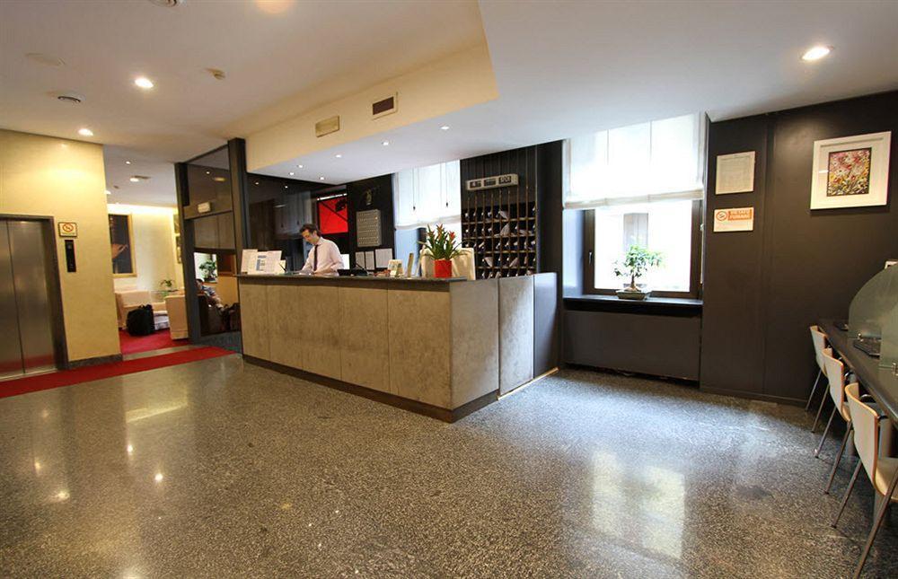 Club Hotel Milan Bagian luar foto