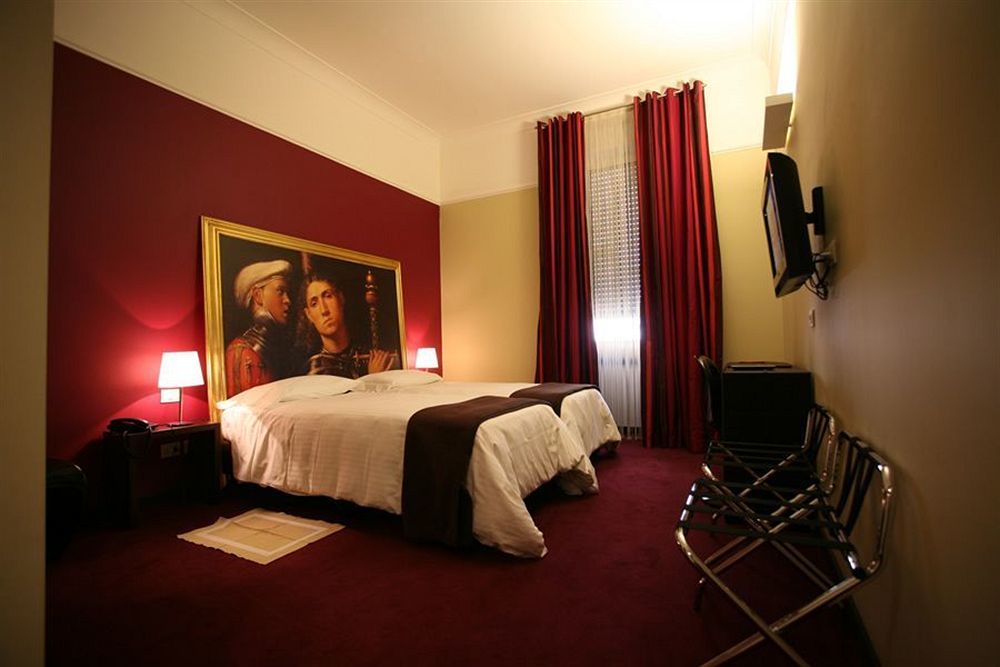 Club Hotel Milan Bagian luar foto