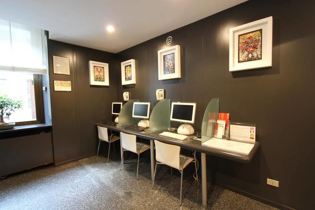 Club Hotel Milan Bagian luar foto